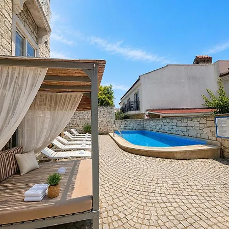 Bed & Breakfast F&g Alaçatı